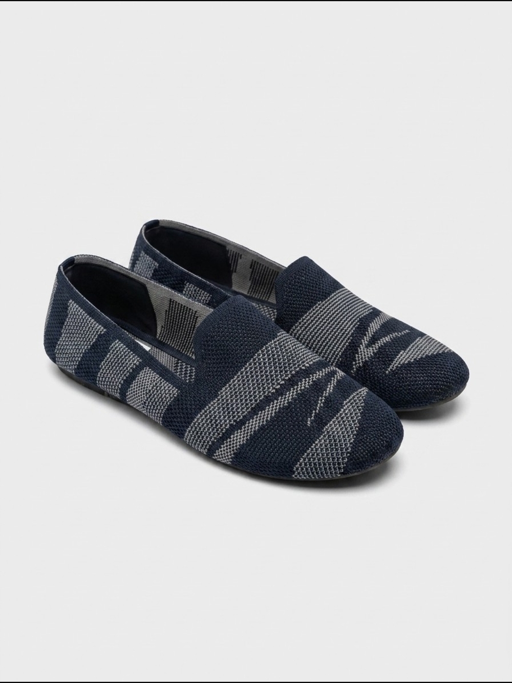Serra Women's Navy and Gray Knit Slip-On Flats